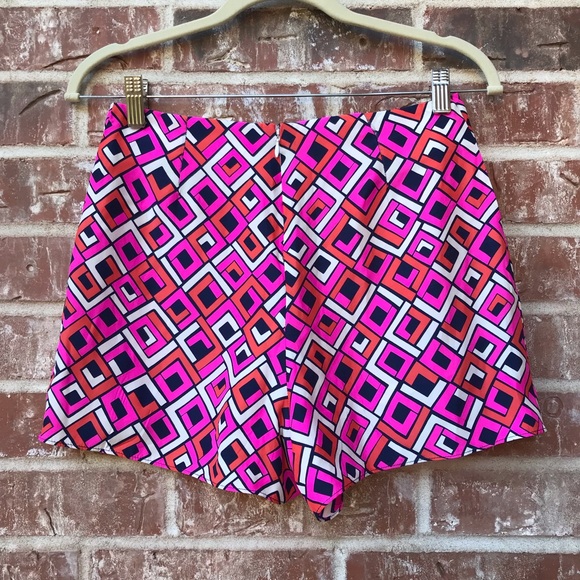 Alice + Trixie Silk Patterned Shorts - Picture 4 of 5